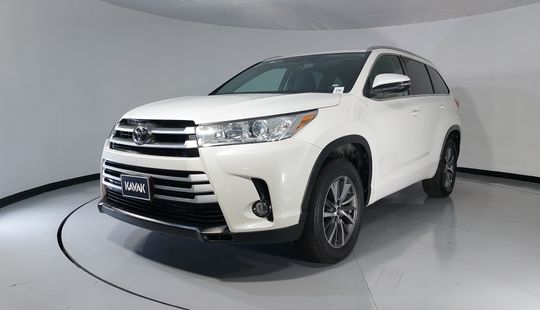 Toyota • Highlander