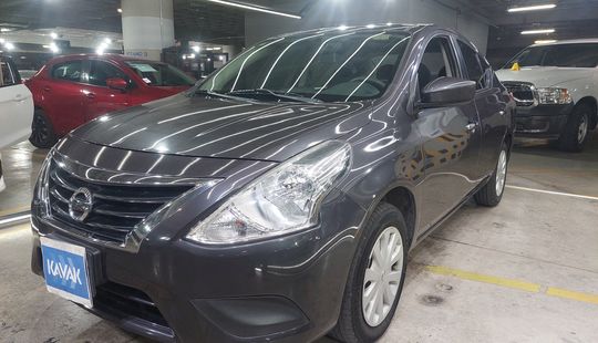 Nissan • Versa