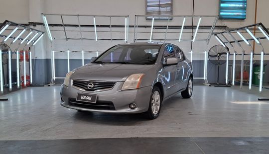 Nissan • Sentra