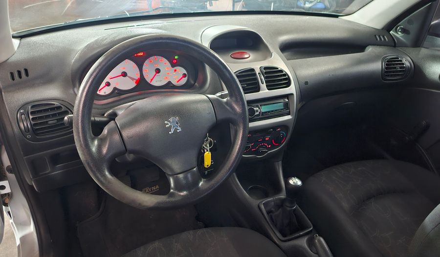 Peugeot 206 1.4 GENERATION Hatchback 2011