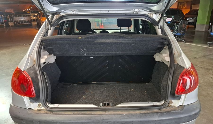 Peugeot 206 1.4 GENERATION Hatchback 2011