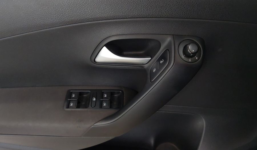 Volkswagen Polo 1.6 TIPTRONIC Hatchback 2015