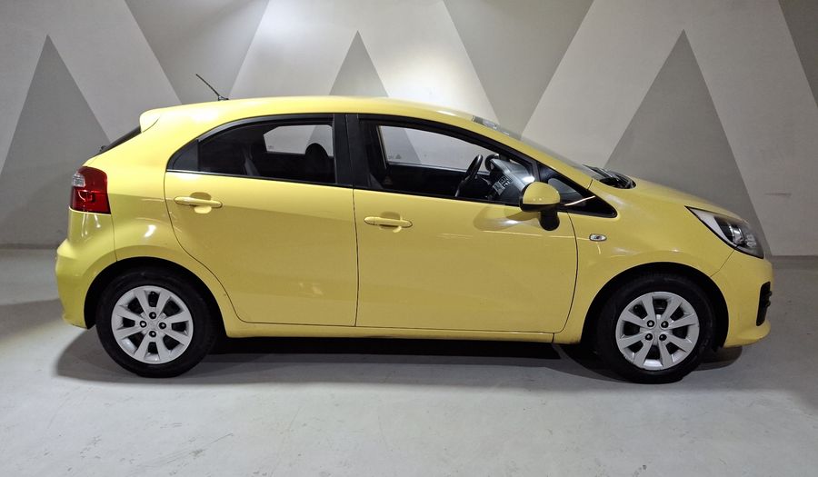 Kia Rio 1.6 LX MT Hatchback 2016