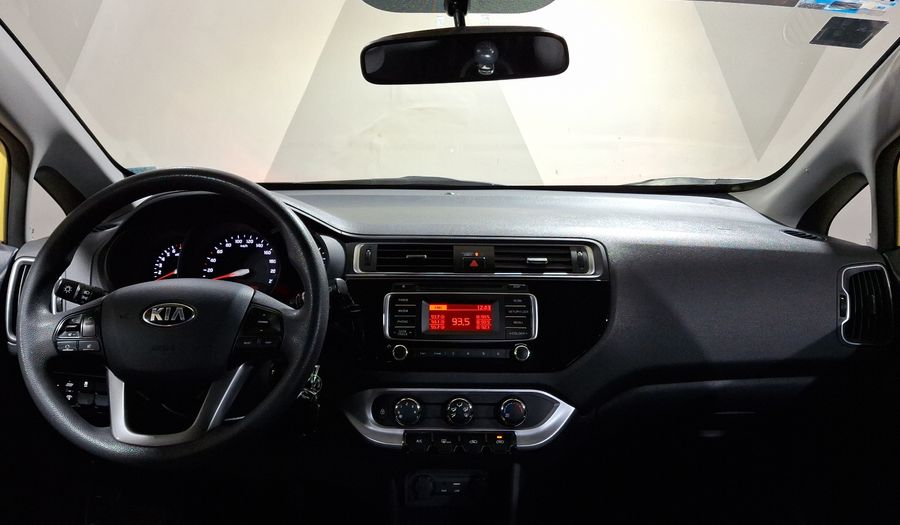 Kia Rio 1.6 LX MT Hatchback 2016