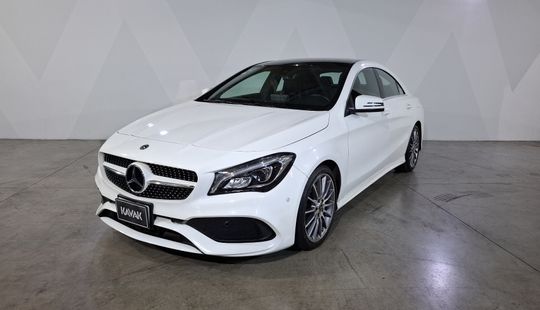 Mercedes Benz • Clase CLA