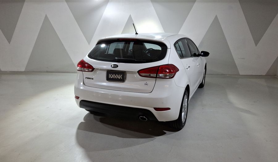 Kia Forte 2.0 EX AUTO Hatchback 2018