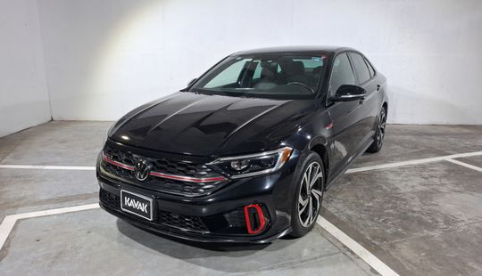 Volkswagen • Jetta