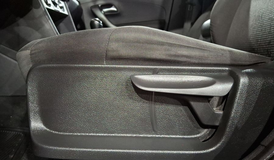 Volkswagen Polo 1.6 MT Hatchback 2017