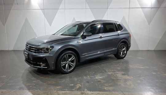 Volkswagen • Tiguan