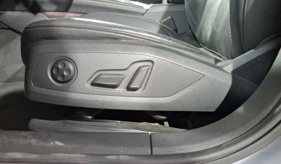 Audi A4 2.0 TFSI SELECT S-TRONIC QUATTRO Sedan 2017