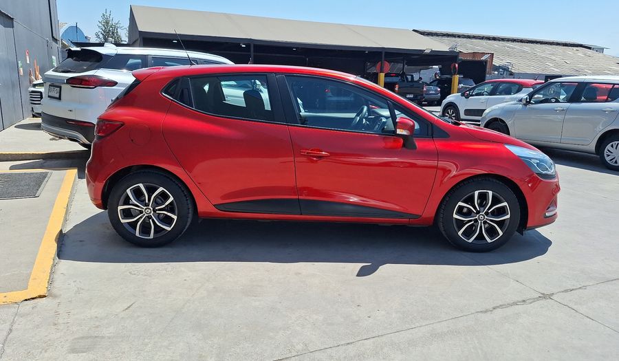Renault Clio 1.2 EXPRESSION Hatchback 2019