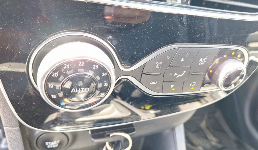 Renault Clio 1.2 EXPRESSION Hatchback 2019