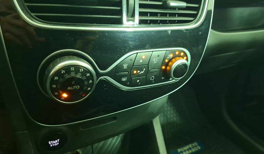 Renault Clio 1.2 EXPRESSION Hatchback 2018