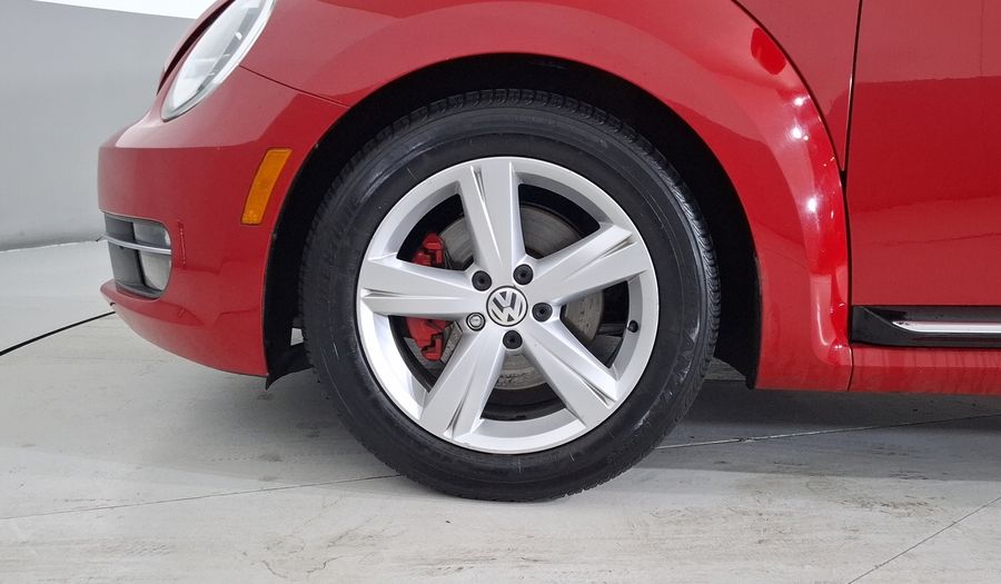 Volkswagen Beetle 2.0 TURBO DSG Hatchback 2012