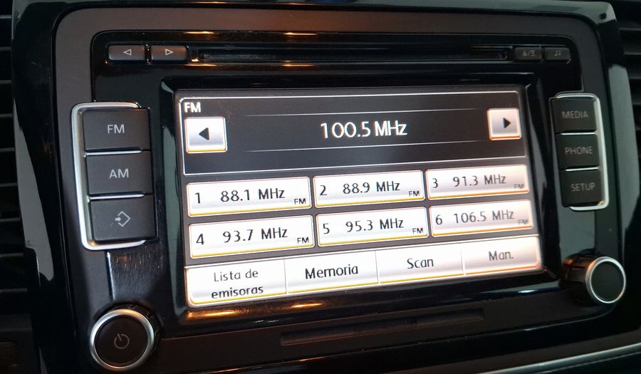 Volkswagen Beetle 2.0 TURBO DSG Hatchback 2012