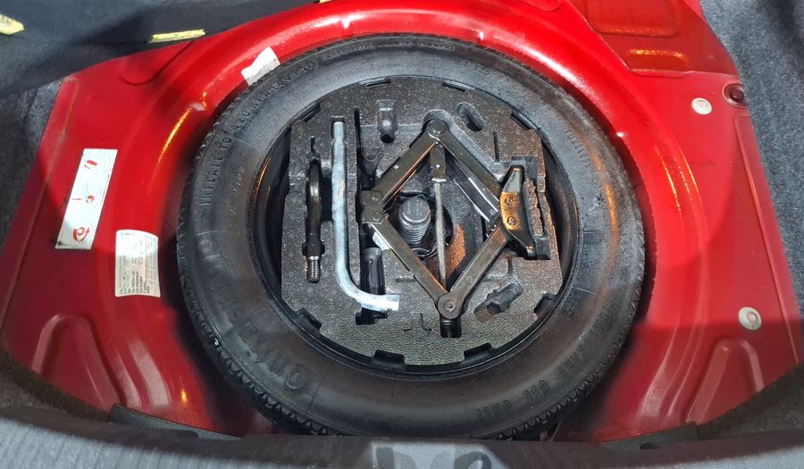 Volkswagen Beetle 2.0 TURBO DSG Hatchback 2012