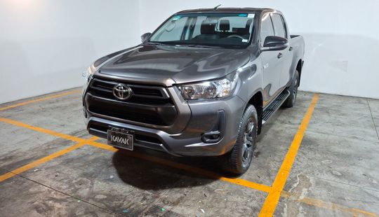 Toyota • Hilux