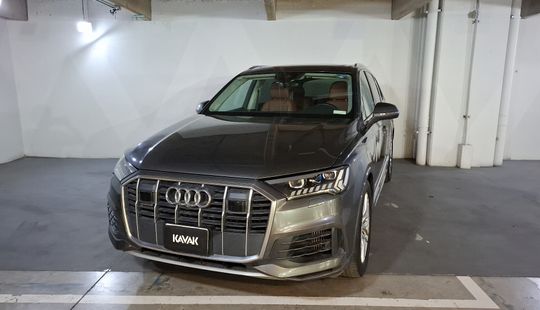 Audi • Q7