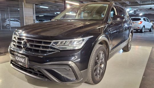 Volkswagen • Tiguan