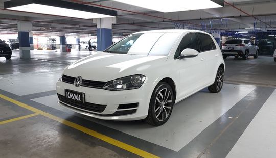 Volkswagen • Golf