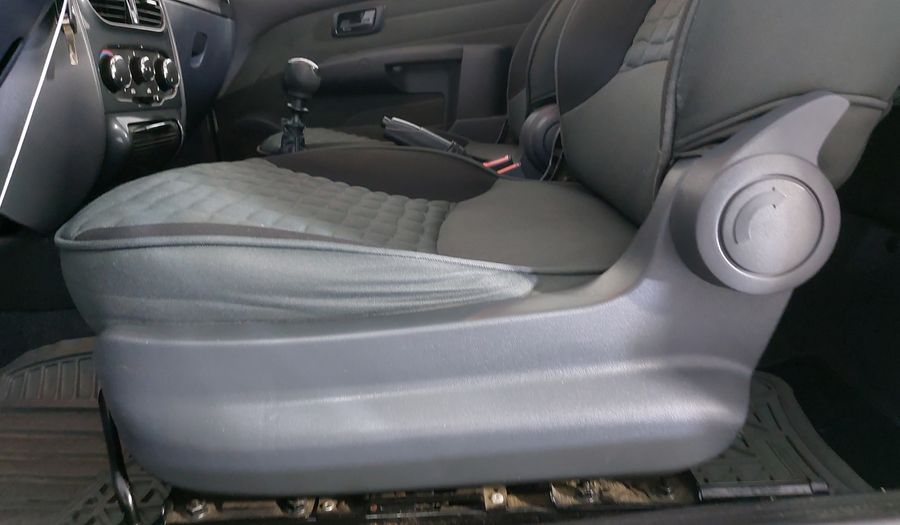 Ram 700 1.6 CLUB CAB FWD 4L 5MT Pickup 2016