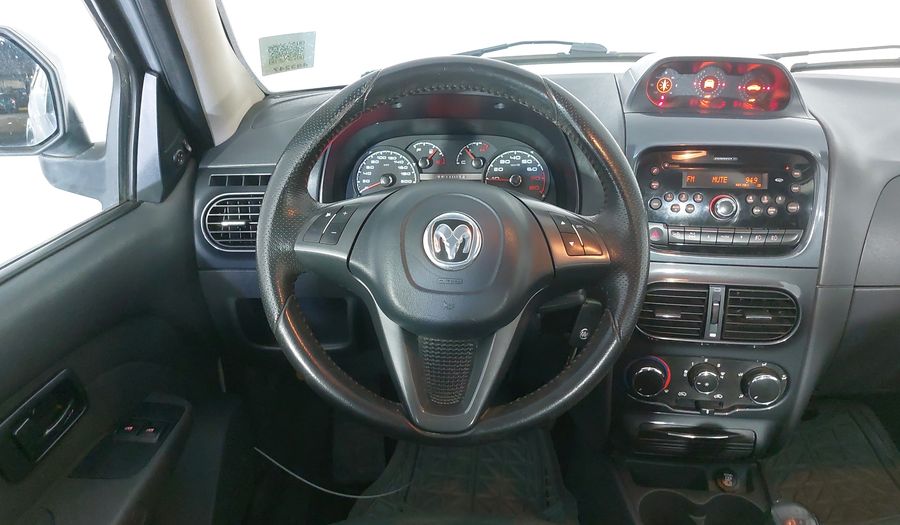 Ram 700 1.6 CLUB CAB FWD 4L 5MT Pickup 2016