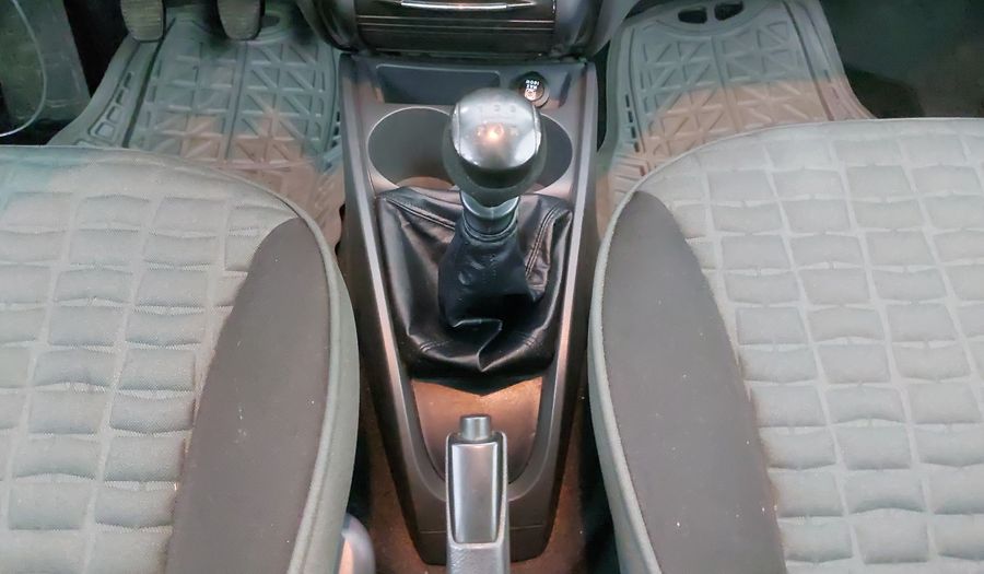 Ram 700 1.6 CLUB CAB FWD 4L 5MT Pickup 2016