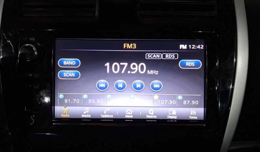 Nissan March 1.6 EXCLUSIVE BI-TONO AUTO Hatchback 2019