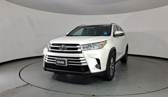 Toyota • Highlander