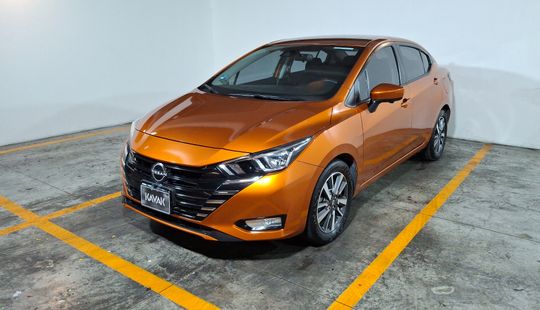 Nissan • Versa