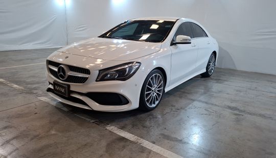 Mercedes Benz • Clase CLA