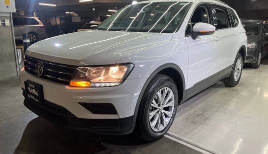 Volkswagen • Tiguan