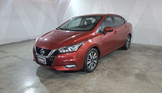 Nissan • Versa