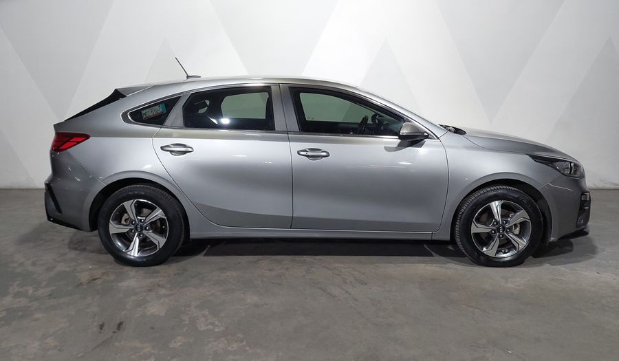Kia Forte 2.0 EX Hatchback 2021