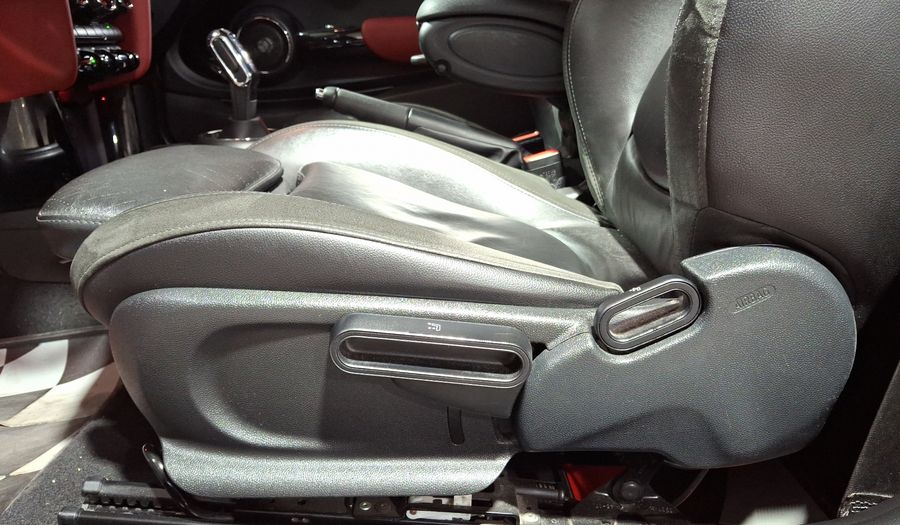 Mini John Cooper Works 2.0 JOHN COOPER WORKS HOT CHILI AT Hatchback 2018