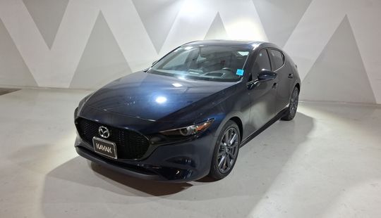 2021 • 42,075 km • Automático