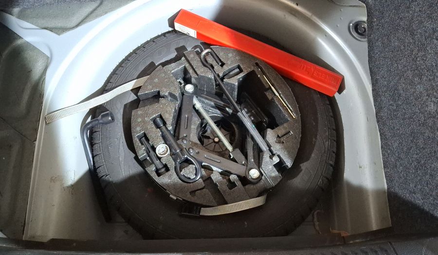 Volkswagen Polo 1.6 DESIGN & SOUND Hatchback 2020