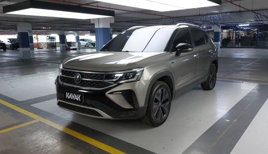 Volkswagen • Taos