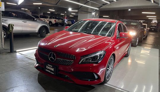 Mercedes Benz • Clase CLA