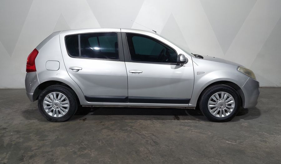 Renault Sandero 1.6 DYNAMIQUE AT Hatchback 2012