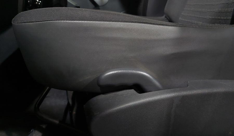 Renault Sandero 1.6 DYNAMIQUE AT Hatchback 2012