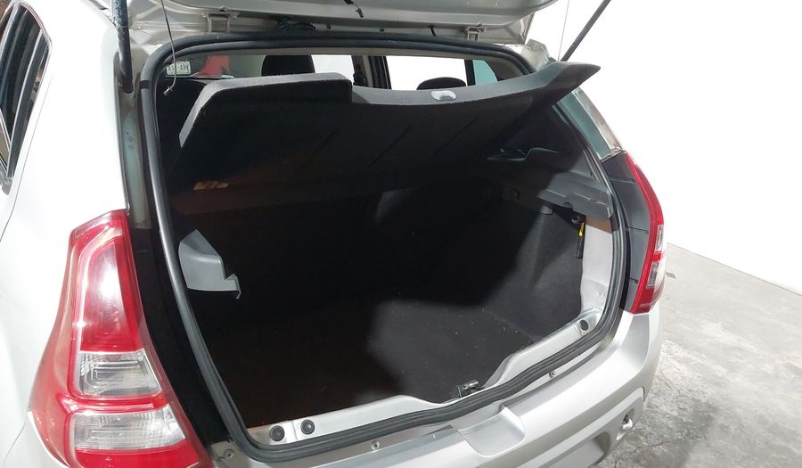 Renault Sandero 1.6 DYNAMIQUE AT Hatchback 2012