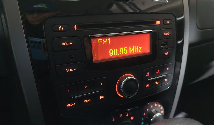 Renault Sandero 1.6 DYNAMIQUE AT Hatchback 2012