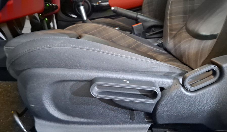 Mini Cooper S 2.0 COOPER CHILI AUTO Hatchback 2018