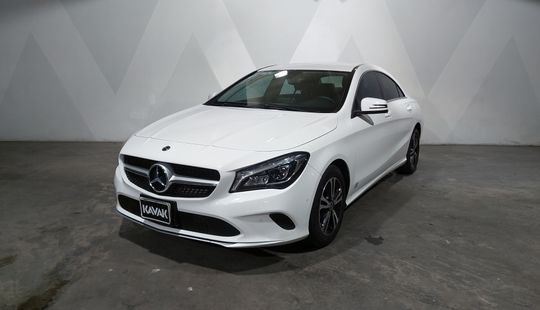 Mercedes Benz • Clase CLA
