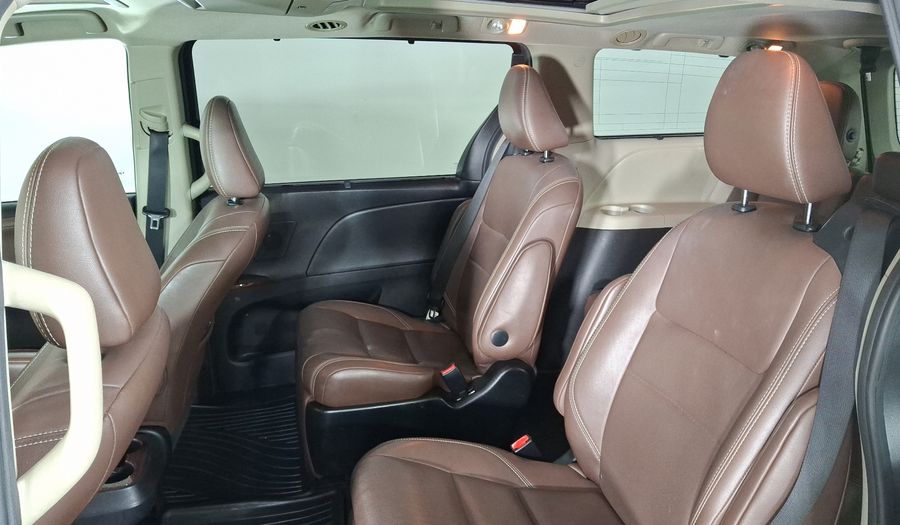 Toyota Sienna 3.5 LIMITED AT Minivan 2017