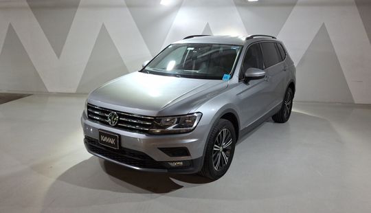 Volkswagen • Tiguan