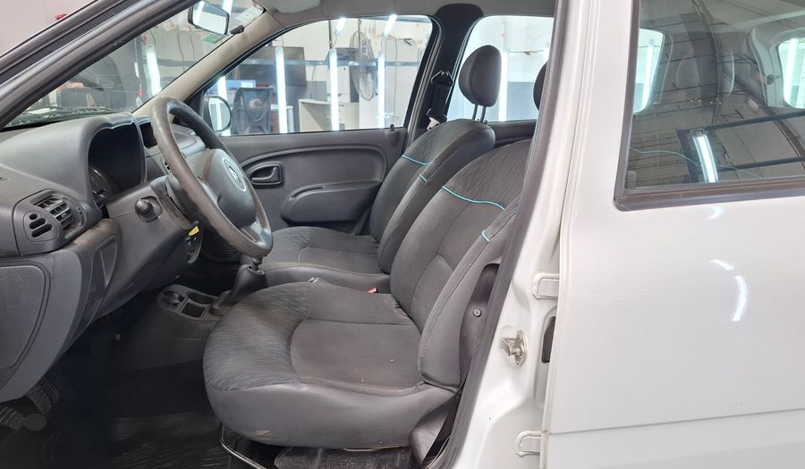 Renault Clio 1.1 CONFORT Hatchback 2014