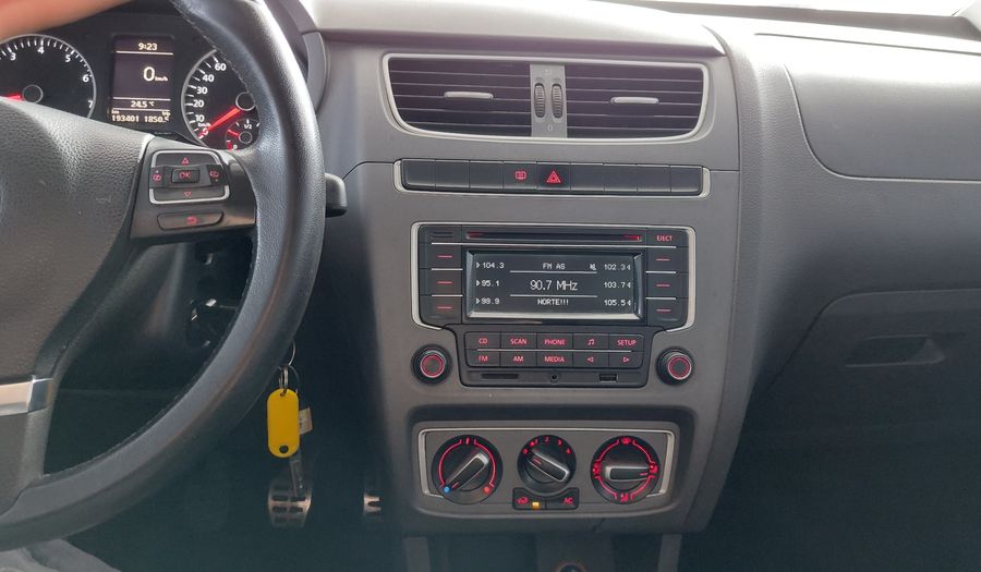 Volkswagen Suran 1.6 HIGHLINE CUERO Wagon 2014