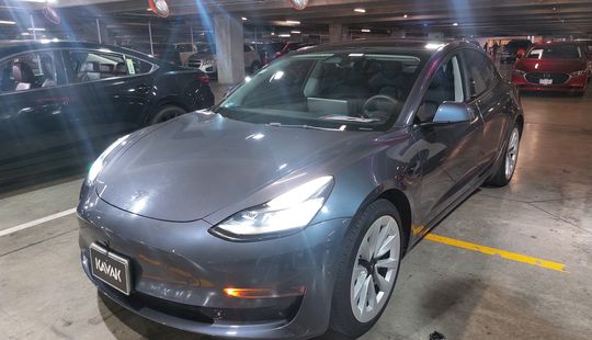 Tesla • Model 3